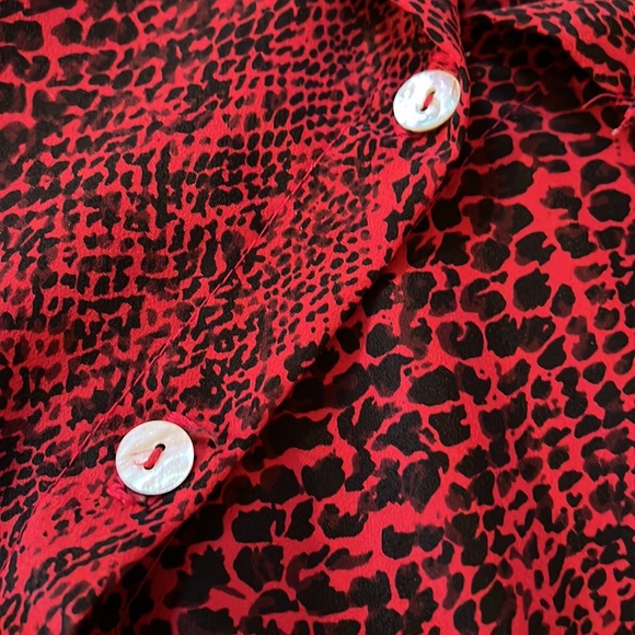 JohnPaulRichard SZ small black & red snakeskin print button down long sleeve - Picture 7 of 7